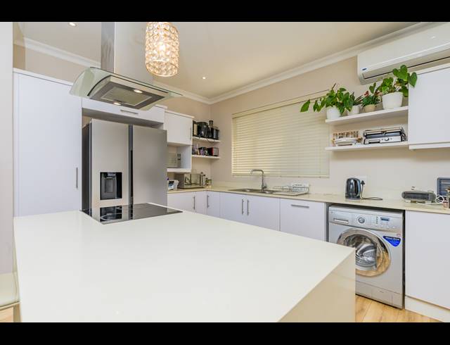 2 BEDROOM RETIREMENT UNIT FOR SALE IN KINDLEWOOD ESTATE